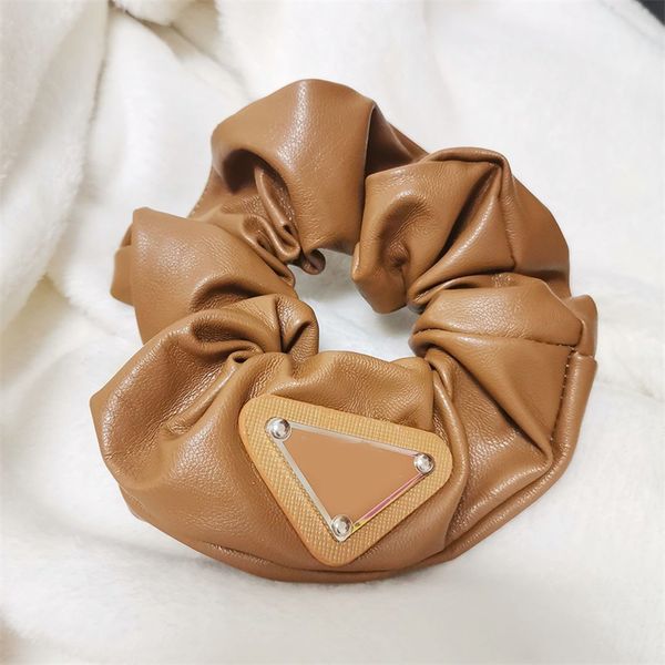 Brand designer di lussuoso Brand Womens Hair Bands Bands Hairs Scrunchy Anello Clips Elastico Triangle Inverted Designers Sport Dance Scrolla Dance Caponca