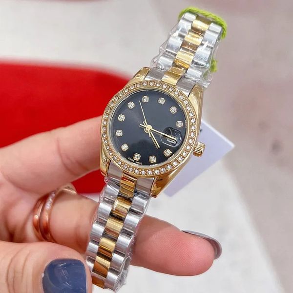 Kadınlar İzle 28mm Designer Watch Diamond Women's Quartz Saat Sevgililer Günü Noel Anneler Günü Hediyesi Paslanmaz Çelik İzleme Band