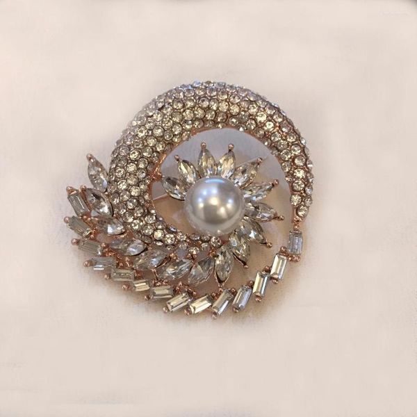 Spille di alta qualità di alta qualità Strama di strass Spetti/2023 Flower Pearl Broches for Women/Brosche/Broszka/Wholesale