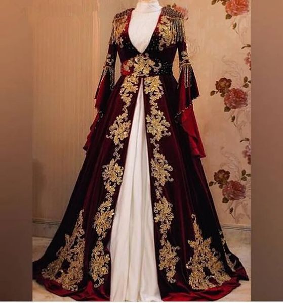 Burgund Elegante Truthahn Kaftan Abendkleider Langarmes Muslim Gelinlik Dubai Caftan Prom Kleid Gold Spitzen Applikationen Perlen Perlen