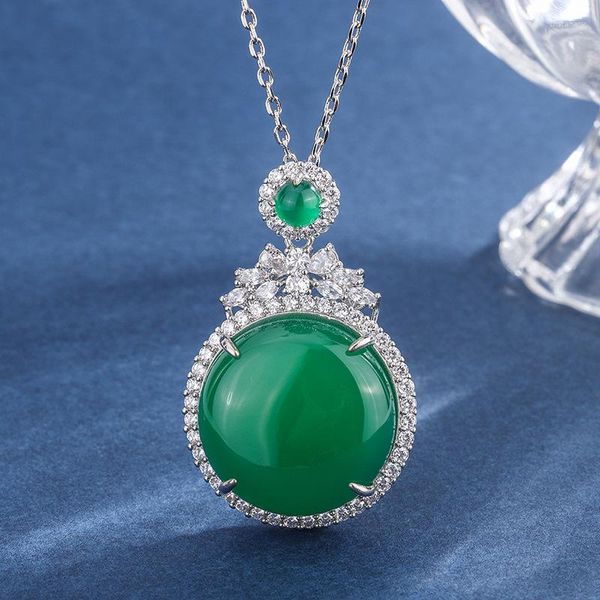 Orecchini di collana che impostano squisiti gioielli da donna intarsiata regalo di compleanno di giada verde.