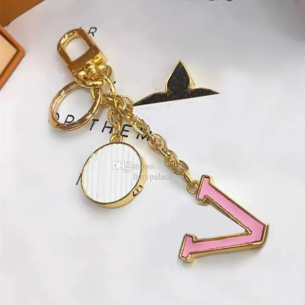 Neuer hochwertiger Charme Luxusdesigner Schlüsselanhänger Brief Schlüsselbeutel Charme Anhänger Auto Schlüsselring Gold Key Chain Fashion Mens Frauen Schlüsselschnallen Accessoires Geschenk