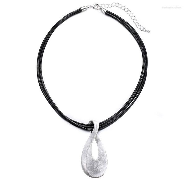 Anhänger Halskette Mode Multilayer schwarze PU -Leder -Choker polieren unendlich Form Halskette Unisex Trendy Vintage Geschenk für Frauen