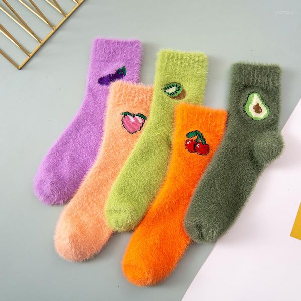 Frauen Socken Koralle Fleece Tube Avocado Boden Frucht Cartoon Heim süßes Nerztier