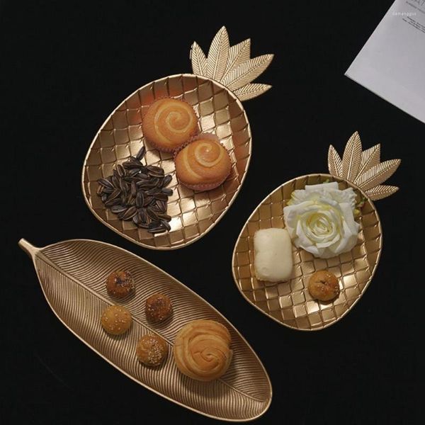 Piatti Home Decorazione da tavolo a forma di foglia di ananas in oro Vassoio portaoggetti di lusso per gioielli che serve scaffale per dessert portafrutta