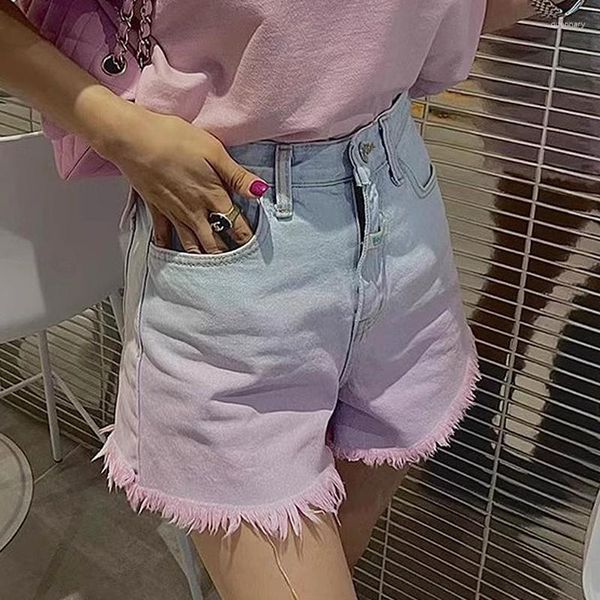 Jeans femininos curtos denim nicho meninas usam shorts gradientes de verão com borda franjada cintura alta renderização fina