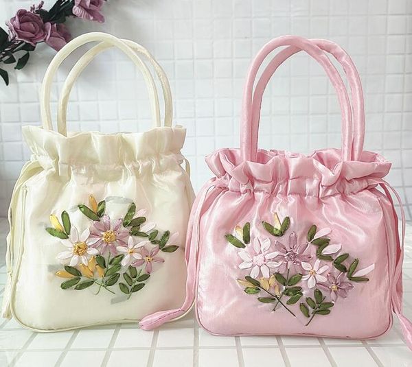 Party Favor bestickte Kordelzug-Tasche für Damen, ethnischer Stil, Blumen-Handtasche, Eimertasche, Handytasche, Geldbörse, weibliche Einkaufstasche im chinesischen Stil mit Griff