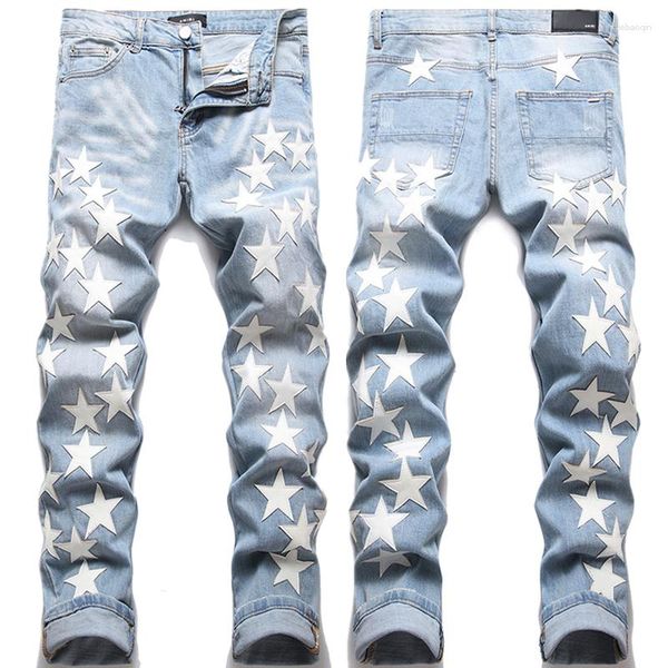 Jeans da uomo Prodotto di tendenza Pantaloni azzurri con gamba piccola ricamati in pelle patchwork con pentagramma ricamato autunno e inverno