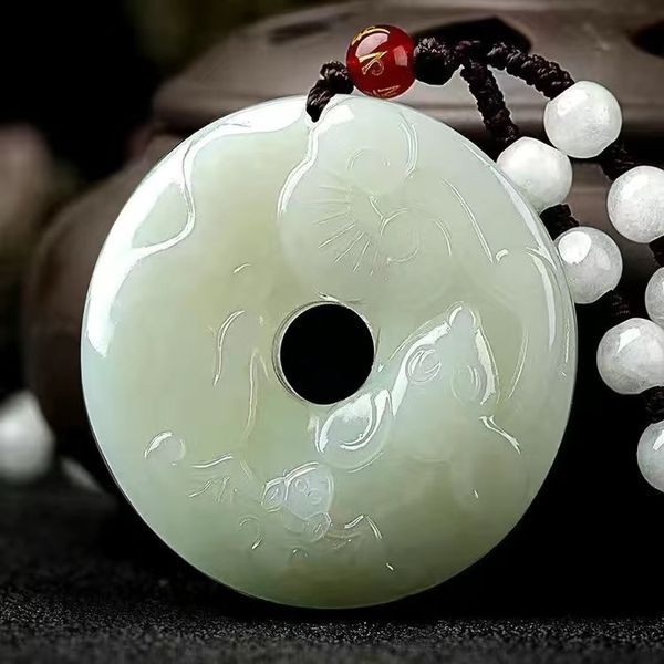 Hetian-Jade-Anhänger mit Männern und Frauen mit natürlicher Jade-Halskette, Kaninchen, chinesisches Sternzeichen, Tiger, Friedensschnalle, Benmingnian-Geschenk