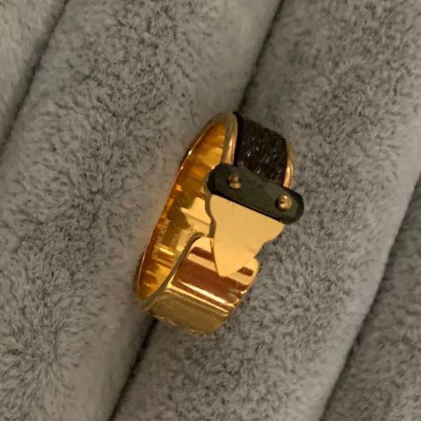 Золотой серебряный цвет роскошный бренд любовь кольцо кольцо титановые стальные пары кольца настоящие кожаные классические женские дизайнерские ювелирные украшения оптом