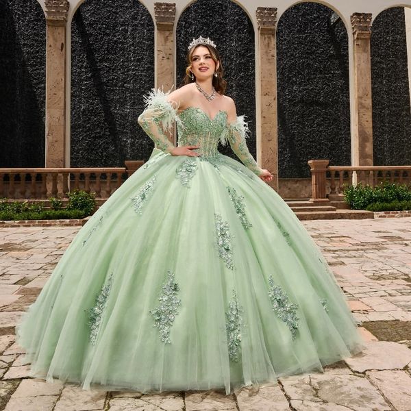 Brilhante sábio verde querida quinceanera vestido fora do ombro manga comprida contas apliques de penas vestidos de 15 anos vestido de baile