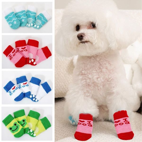 Abbigliamento per cani 4 pezzi Calzini caldi Cute Pet Calzino antiscivolo Scarpe traspiranti per prodotti di protezione morbida per le zampe Cani di piccola taglia 230825