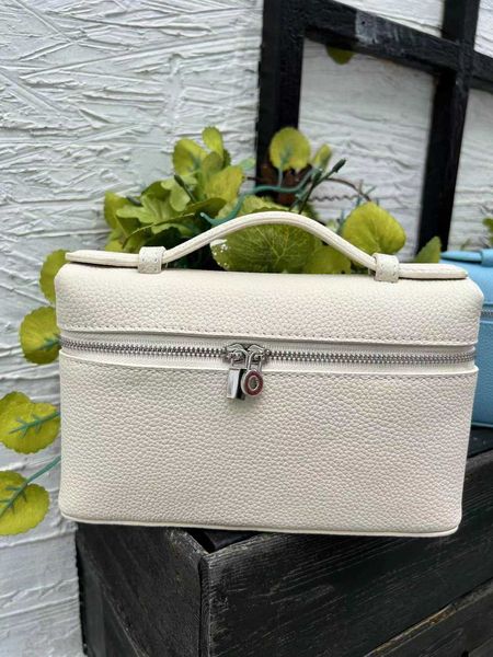 Pochette di design con tasca extra Borsa di lusso in vera pelle di struzzo realizzata in pelle di vacchetta Borsa a tracolla con una spalla con tasca extra di moda semplice