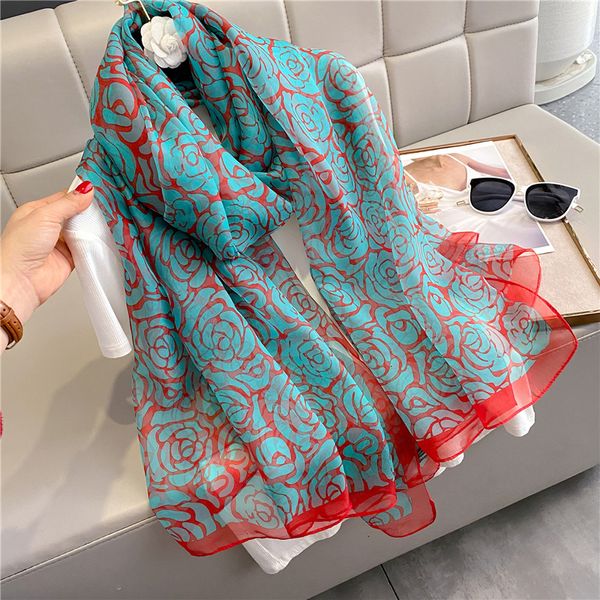 Sciarpe Donna Seta di lusso Sation Stampa Stole da spiaggia Pashmina Bufannda Donna Estate Designer Fascia per capelli Scialle Hijab Avvolge Echarpe 230825