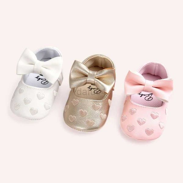 Erste Wanderer Baby Mädchen Schuhe Rosa Schleife-Knoten Herz Anti-Rutsch Weiche Sohle 4 Farben Neugeborene Klassische Prinzessin Schuhe Erste Wanderer Säugling Baby Schuhe L0826