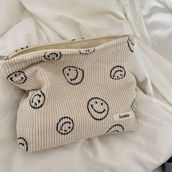 Sacos cosméticos casos homens e mulheres saco de armazenamento retro veludo smiley rosto maquiagem portátil grande capacidade moeda bolsa ins estilo 230826