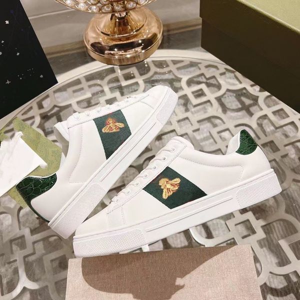 Marca de lujo Zapatillas bordadas Ace para hombre Zapatillas blancas Zapatos de cuero real para mujer Zapatos clásicos bordados Abeja Tigre 04