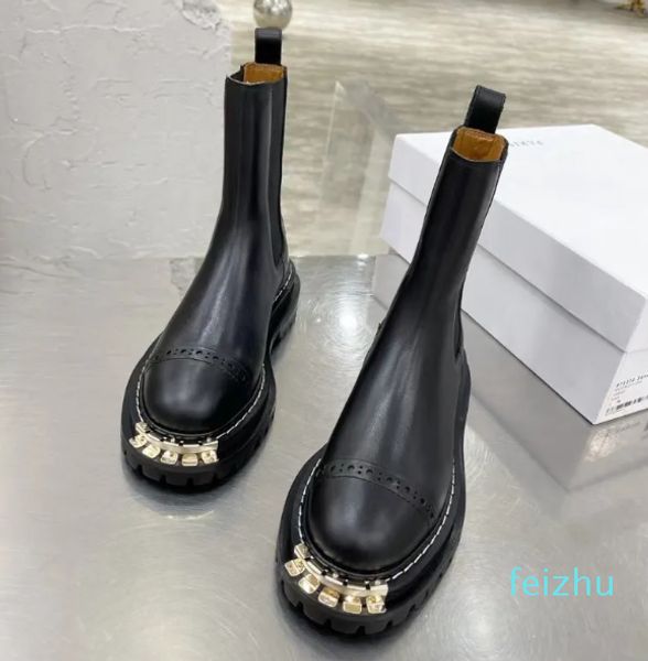 Botas pretas elásticas de plataforma robusta para motociclistas, botas Martin de couro com sapatos de marcas de designers de luxo resistentes e entalhados para calçados de fábrica