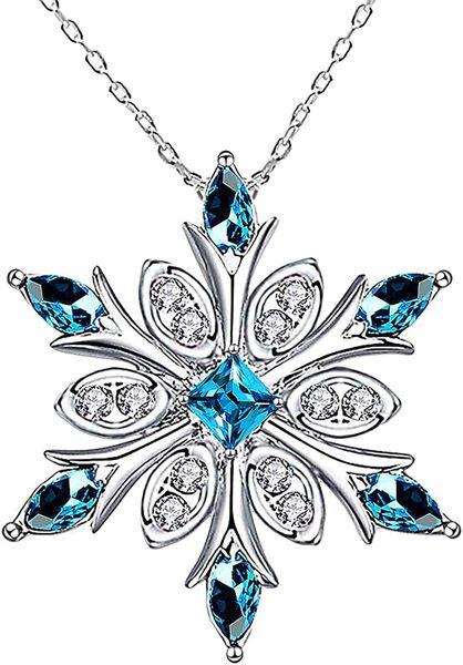 Swarovski kristalleri ile 18 inç üzerinde Swarovski kristalleri ile yapılan kar tanesi kolye çınlaması. Gümüş Zinciri