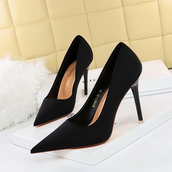 Новая мода Slim High Heel обувь маленькая каблука высокая каблука атласный мелкий рот заостренные пальцы для одиночной обуви 34-43