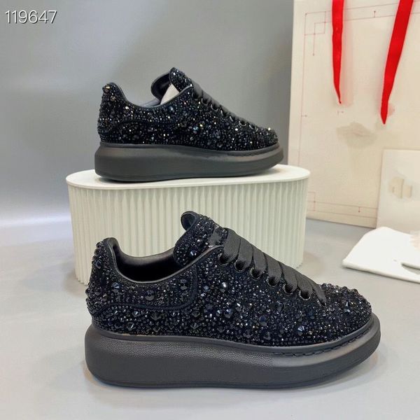 Scarpe da donna e da uomo di alta qualità firmate di marca di lusso Sneaker coppie contratte scarpa dal design unico mjkiii00001