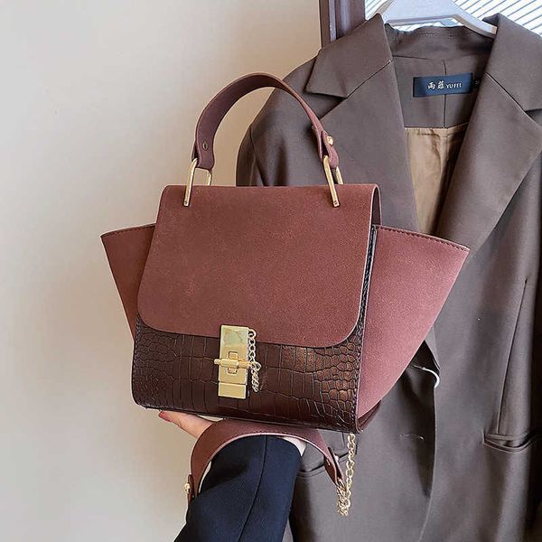 Sac à main en liquidation pour femmes, sac à chaîne populaire automne/hiver, nouvelle mode, sac à bandoulière givré, sac à ailes rouge filet à la mode