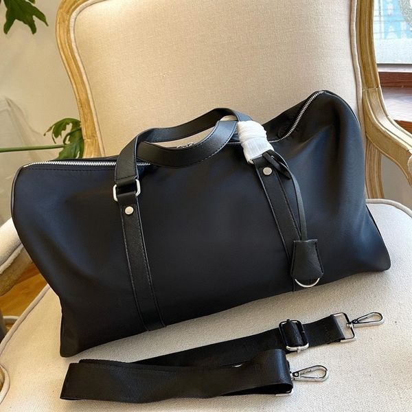 Flughafen-Reisetasche mit klassischem Design, das großartig und auffällig ist, und einem großen Fassungsvermögen für Kleidung/Schuhe