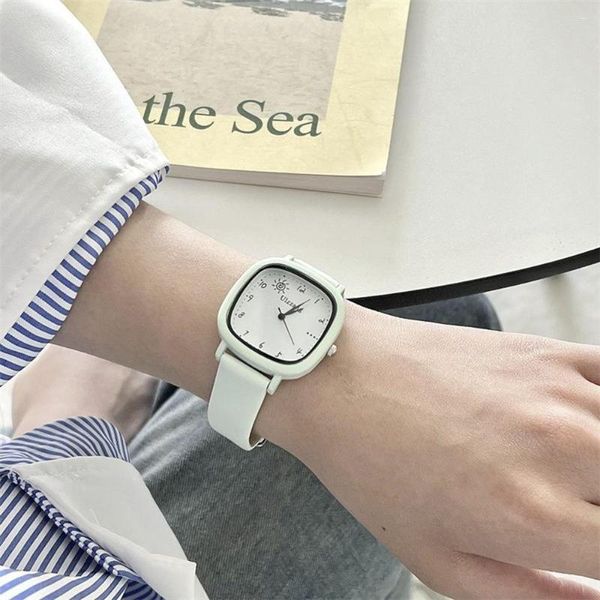 Relógios de pulso moda verde rosa mulheres relógio coreano pu pulseira de couro quadrado dial relógios de quartzo para estudantes relógio de pulso presente