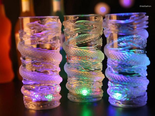 Kupalar Dragon Cup LED Işık sensörüne su döktü yedi renkli parlak cam bira kupa