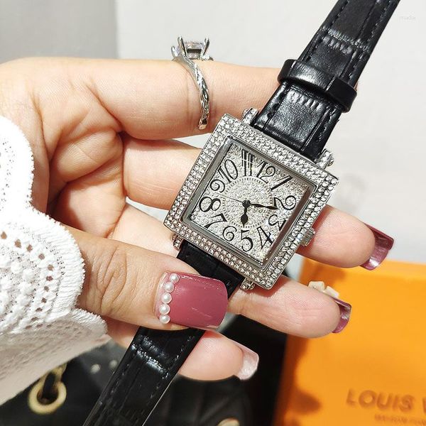 Нарученные часы квадратные кристалл женщин смотрит на Quartz Fashion Top Ladies Watch с атуальным афроном оригинальные наручные часы для