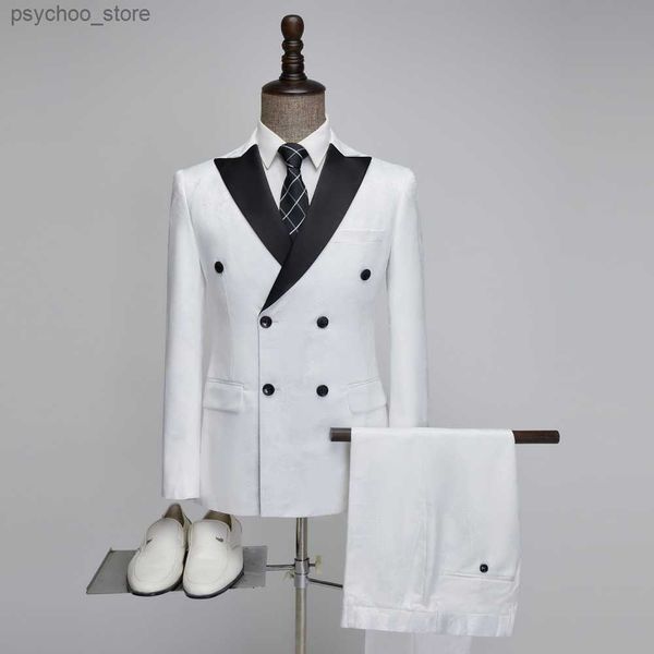 Nuovi abiti da smoking con colletto nero per uomo Giacca bianca doppio petto Pantaloni blazer 2 pezzi Set da sposa di lusso Groom Party Q230828