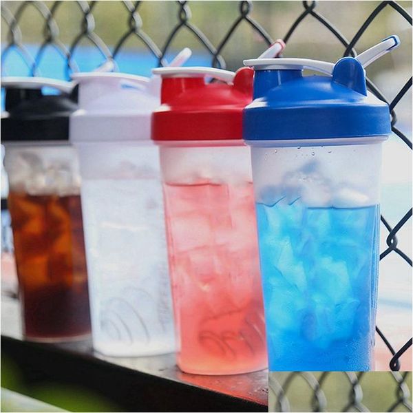 Bottiglie d'acqua Sport portatile Shaker Bottiglia Succo Milkshake Proteine in polvere Miscelazione a tenuta Shake Cup con palline Bpa Fitness Drinkware Dhru3