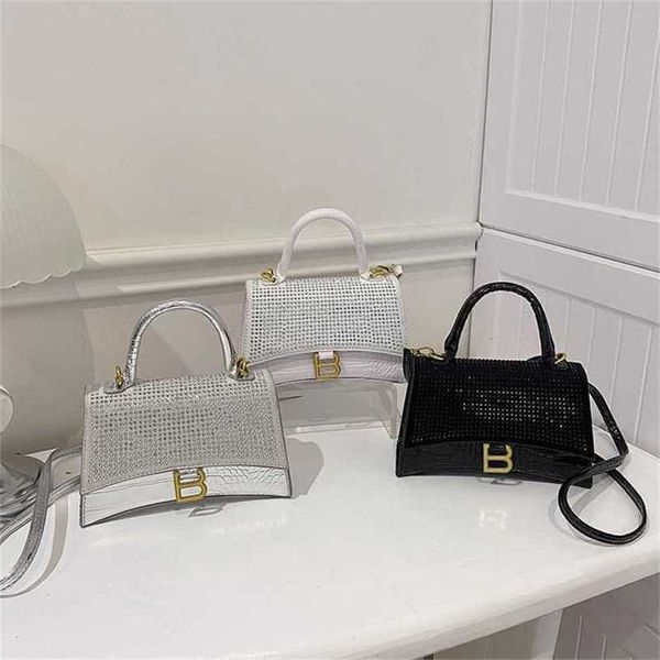 13% OFF Bolsa 2024 Novo Designer de Lançamento Bolsa Feminina Ampulheta de Ombro Único Adesivo Diamante Portátil Couro Envernizado Advanced Splice Novo