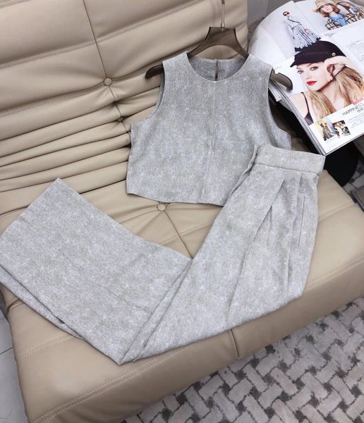 Pantaloni a due pezzi da donna 2023SS Canotte di lusso con gilet grigio da donna estivo con abiti di alta qualità 2 set Gdnz 6.11