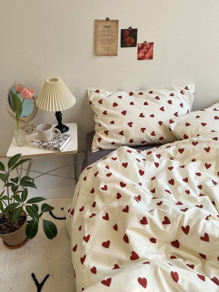 Set di biancheria da letto Red Love Patter 100% cotone HomeTextile Copripiumino e lenzuolo Copripiumino per ragazza Set di biancheria da letto di lusso morbido Ins Fashion 230827