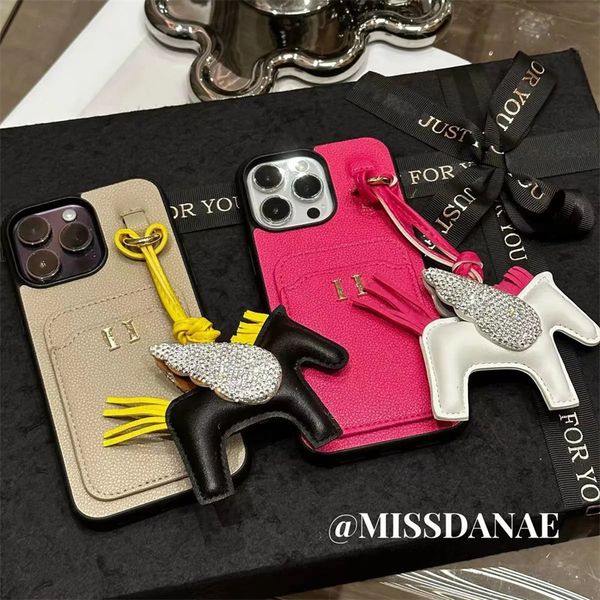 Case di telefono in pelle designer per iPhone 14 13 12 Pro Promax Fashion Cute Pony Pendant Pagine Copertina di copertina per iPhone Porta