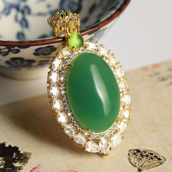 Kolye Kolyeleri Doğal Yeşil Yeşim Kolye Kadın Güzel Takı Aksesuarları Orijinal Hetian Jades Nephrite Emerald Zircon Oval