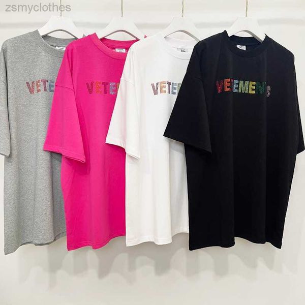 Herren-T-Shirts, hochwertiges mehrfarbiges Diamant-Vetements-Mode-T-Shirt für Männer, T-Shirt mit Rückenkragen, bestickter Text für Damen, VTM