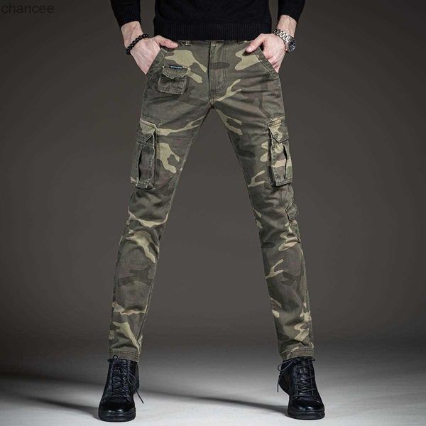 Jeans sportivi da uomo leggeri e di lusso mimetici all'aperto Pantaloni cargo slim fit multitasche resistenti all'usura Pantaloni casual da tifoso dell'esercito; HKD230829