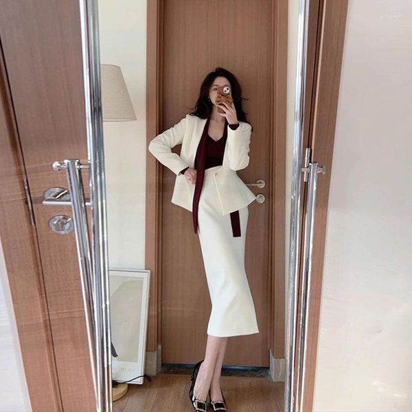 İki Parça Elbise Unxx 2023 Sonbahar ve Bahar Beyaz Takım Kalem Etek Kadın Basit gündelik moda setler iki parçalı ofis bayan