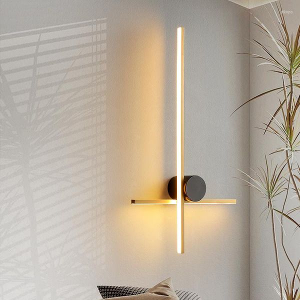 Lampada da parete Griglia postmoderna Tutto in rame Soggiorno TV Divano Sfondo Decorare Semplice Striscia Sconce Camera da letto Comodino Luce di lusso