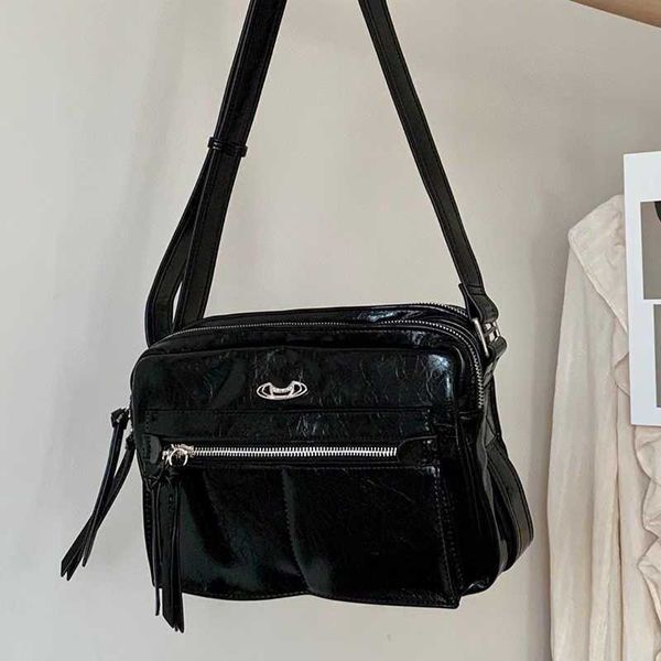 Vivi Moda Tote Çanta Siyah Tasarımcı Çanta Yüksek Kaliteli Omuz Çantaları Yağ Balmumu Deri Çantası Çok Bölmeli Geniş Kemer Crossbody Haberci Çantası 230805