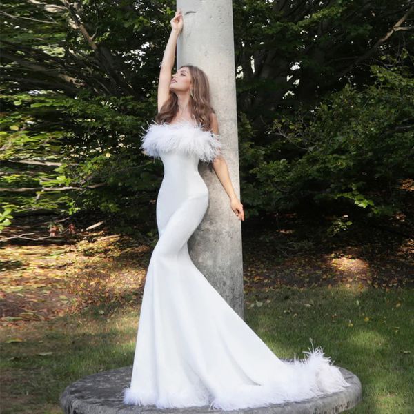 Vestidos sexy urbanos Elegante vestido de novia de plumas blancas Vestido de novia con top de tubo Vestido de satén de sirena Vestido De Novia Bata de piso Matrimonio nupcial 230829