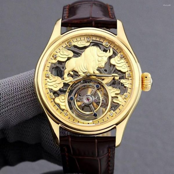 Armbanduhren SEAKOSS 42mm Männer Tourbillon Uhren Echtes Leder Mechanische Wasserdichte Hand Wind Armbanduhr High-end Goldene Skeleton Kuh