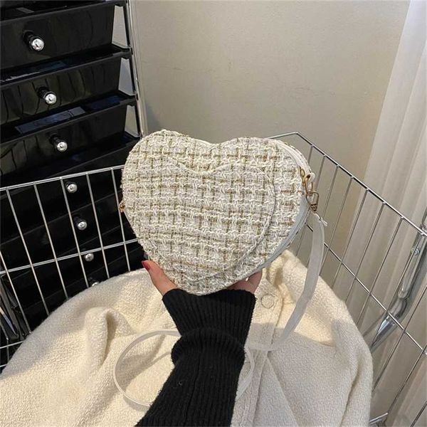 Abendtaschen Modische Woolen Peach Heart Umhängetasche Herbst Neue verwestlichte Schulter Damen ist einfach 230828