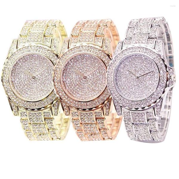 Нарученные часы модные женщины роскошные круглые Quartz Watches 2023 запясть