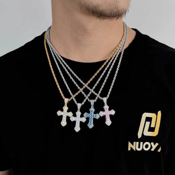 Pingente de cruz de zircônio de nova cor Hip Hop, corrente de colar de diamante completo personalizado Hip Hop europeu e americano, acessórios de joias leves de luxo