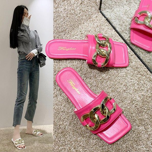 Pantofole Sandali con catena di metallo alla moda e pantofole da donna nell'estate 2023 Scarpe da spiaggia quadrate e infradito per la casa