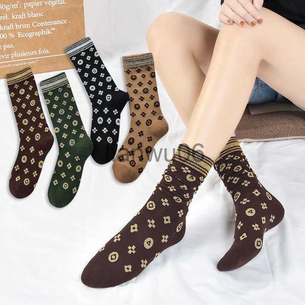 Andere Bekleidung Herbst und Winter weibliche Netto-Promi-Vibrato-Wette Baumwollsocken ins Modemarke Damen beliebte Röhrensocken J230830