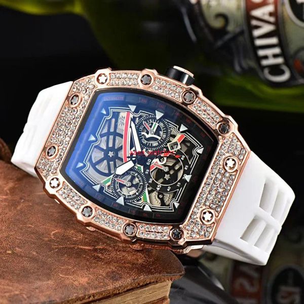 Orologio con pietre di diamante di lusso AA Orologi da uomo Cronografi di lusso delle migliori marche Funzionano Orologi al quarzo con funzionalità complete Cinturino in silicone